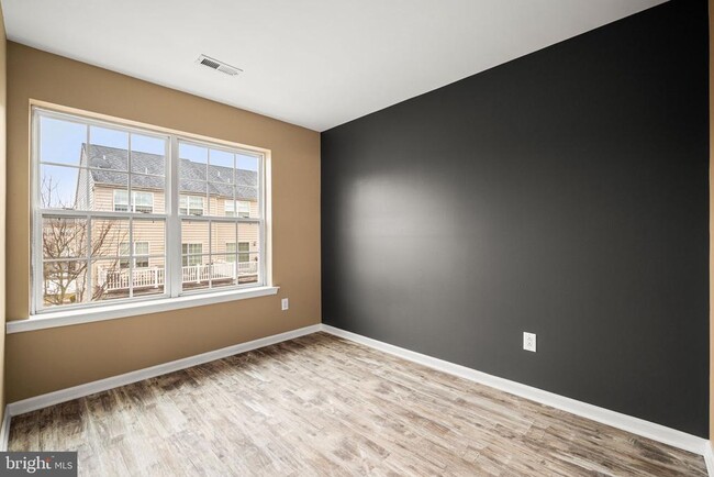 Building Photo - 222 South St