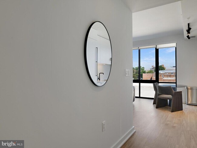 Building Photo - 1625 Eckington Pl NE