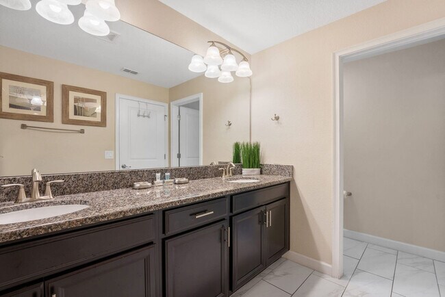 Building Photo - 3152 Pequod Pl