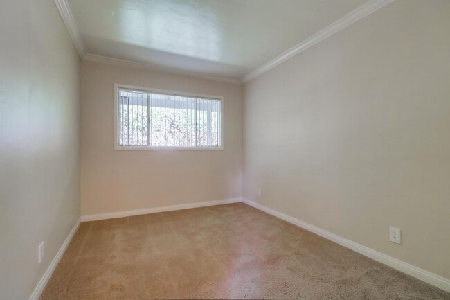 Building Photo - 1 Bed/1 Bath Pacific Beach