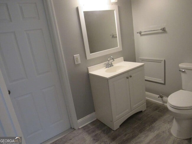 Building Photo - 112 Judy Ave