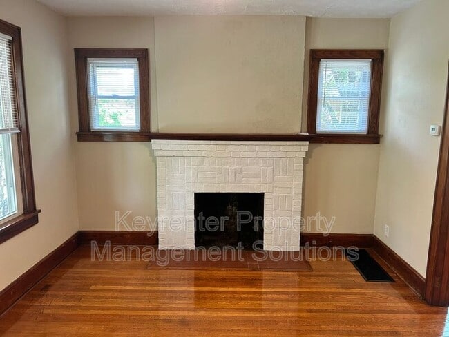 Building Photo - 210 Biltmore St