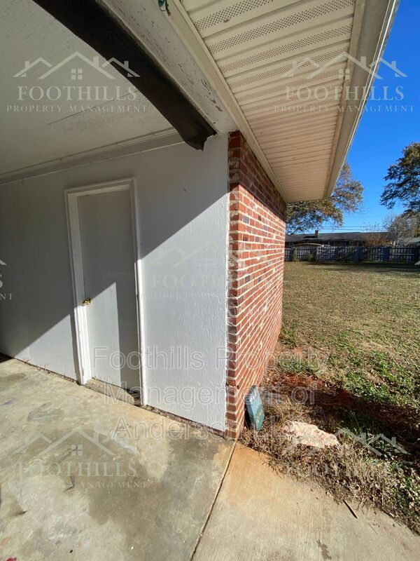 Building Photo - 109 Brewton Ct