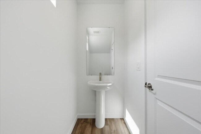 Building Photo - Brand New 3 Bed 3 Bath Townhome