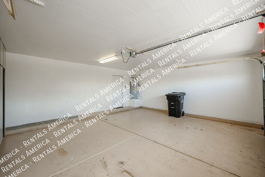 Building Photo - 7315 S 30th Ave