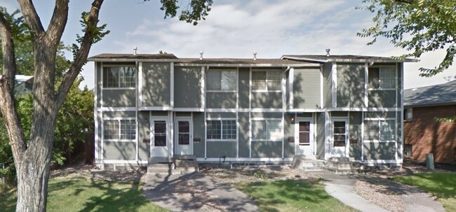 Primary Photo - 2 Bedroom Townhome - Spacious!