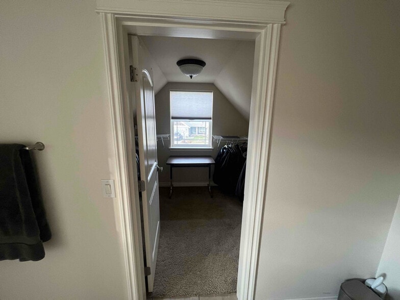 Building Photo - 1421 Settler Pl