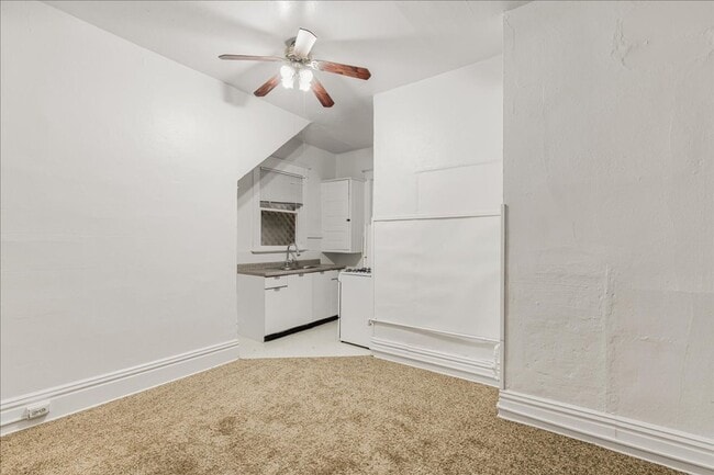 Building Photo - 1b/1ba Goose Hollow Apartment, close to everything!