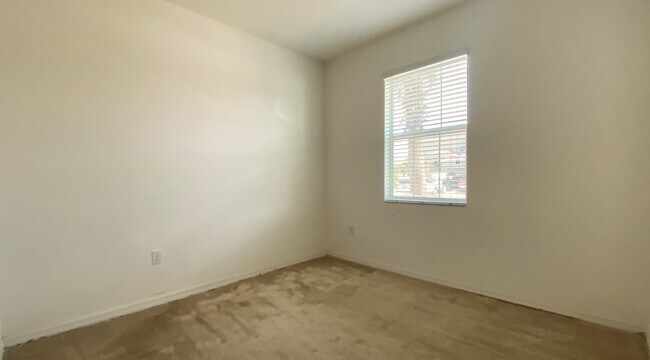 Building Photo - Stunning 3 Bed, 2 Bath Home in Gated Legac...