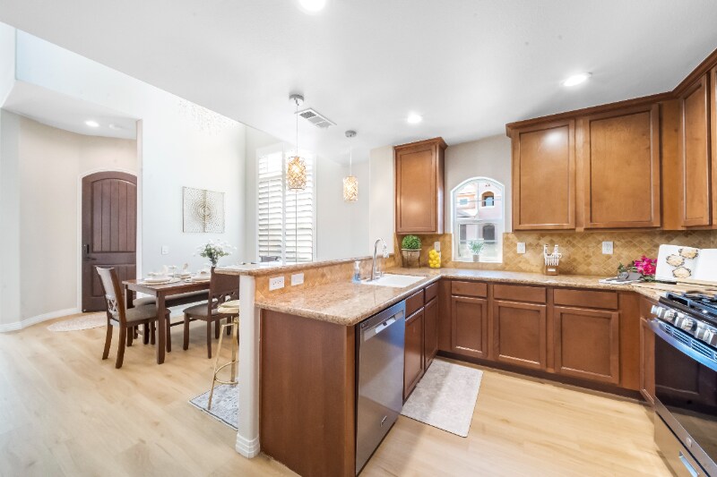 Building Photo - 52154 Rosewood Ln