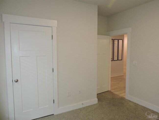 Building Photo - 5851 Sargassum Ln