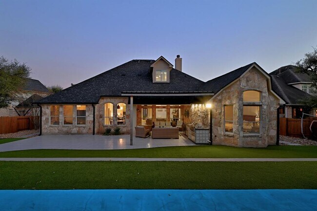 Building Photo - 131 Eaton Ln