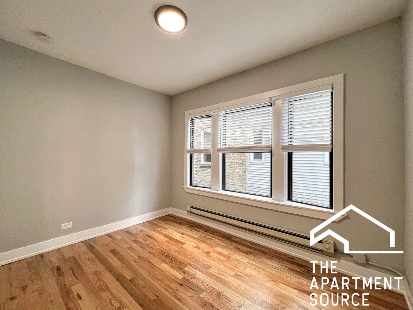 Building Photo - 4431 N Wolcott Ave