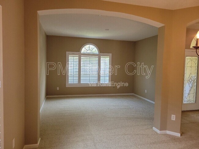 Building Photo - 14283 Big Spring St