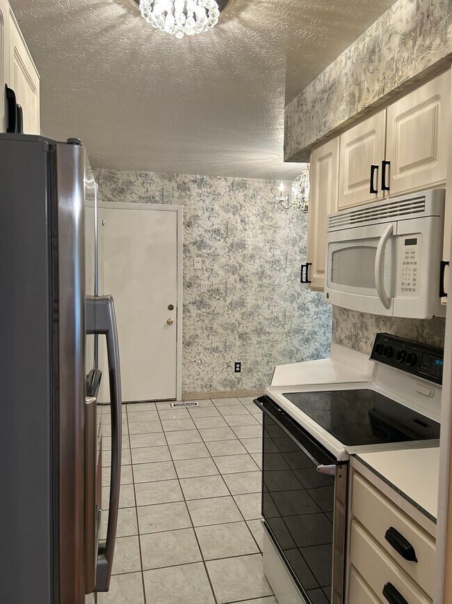 Building Photo - 4456 Donna Dr