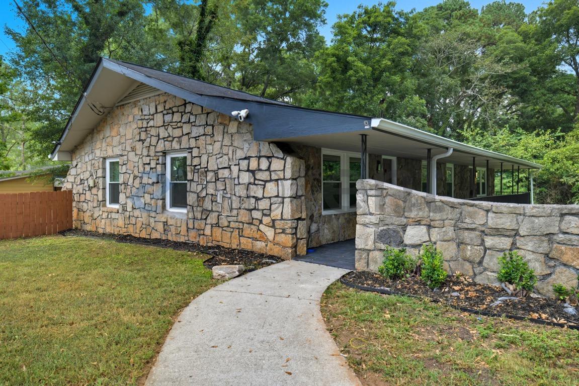 Building Photo - Unit A