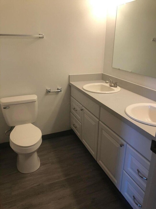 Building Photo - 1391 Bluff Ave