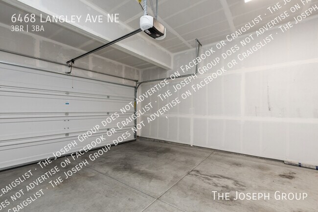 Building Photo - 6468 Langley Ave NE