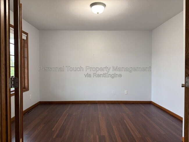 Building Photo - 3539 Woodbury Ct S