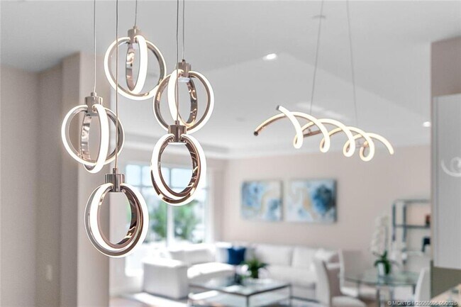 Building Photo - 41 SW Seminole St