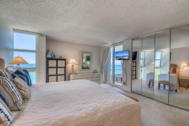 Building Photo - 5540 N Ocean Dr