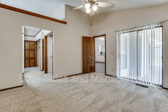 Building Photo - 7713 Doris Dr