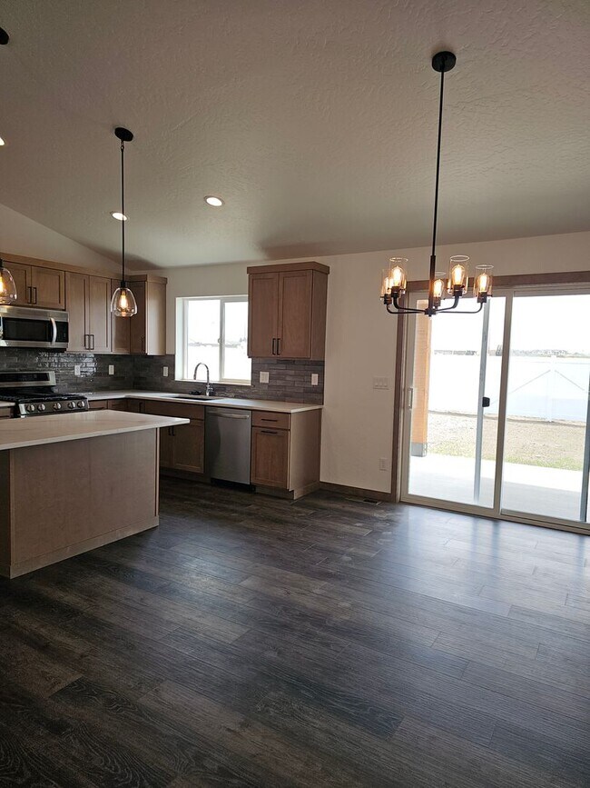 Building Photo - Brand New Beautiful 4 bedroom Home in Rathdrum!