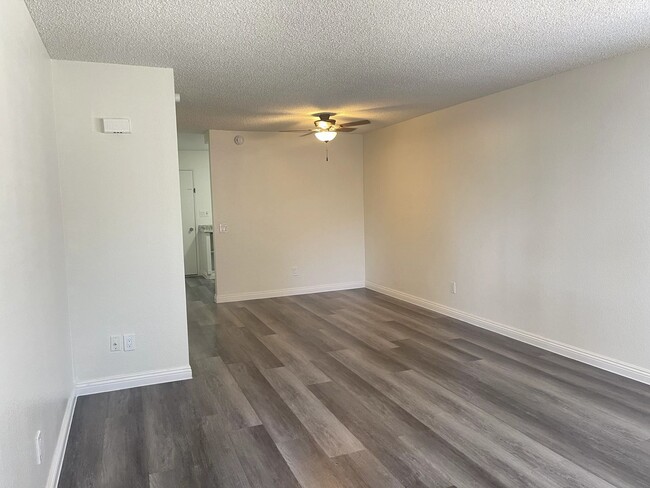 Building Photo - 600 E Lugonia Ave