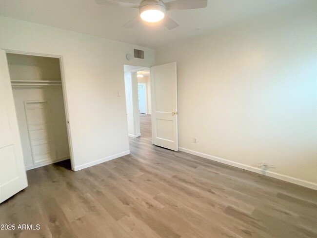Building Photo - 58 W Encanto Blvd