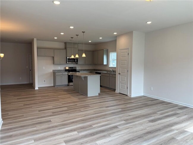 Building Photo - 24 Busby Dr