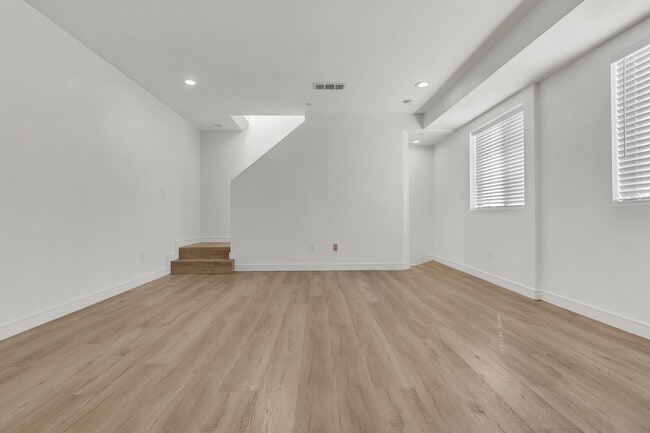 Building Photo - 1846 S Curson Ave