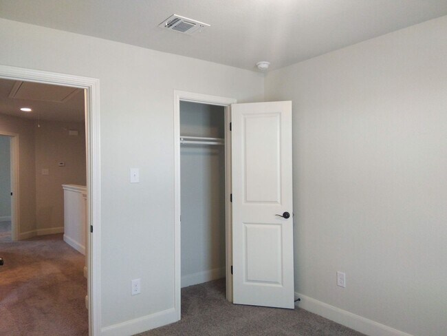 Building Photo - *COMING SOON* 3BR / 2.5BA Home | Fenced Backyard, Garage & Stainless Appliances!