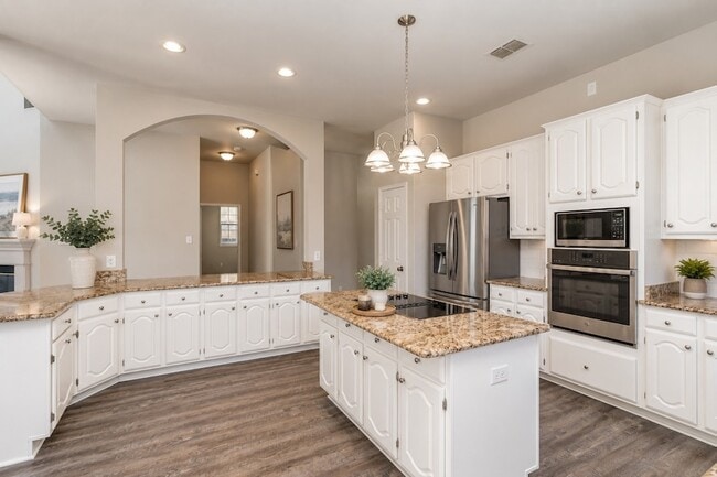 Building Photo - 2416 McCarran Dr