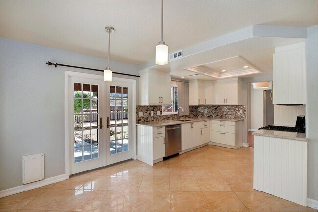 Building Photo - 4 Bedroom/2.5 Bathroom Home in Poway with ...
