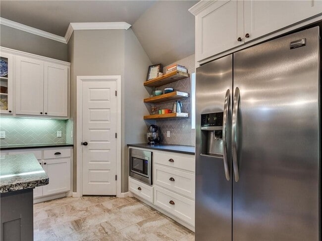 Building Photo - Beautiful 3 bedroom 2 bathroom home in Mon...