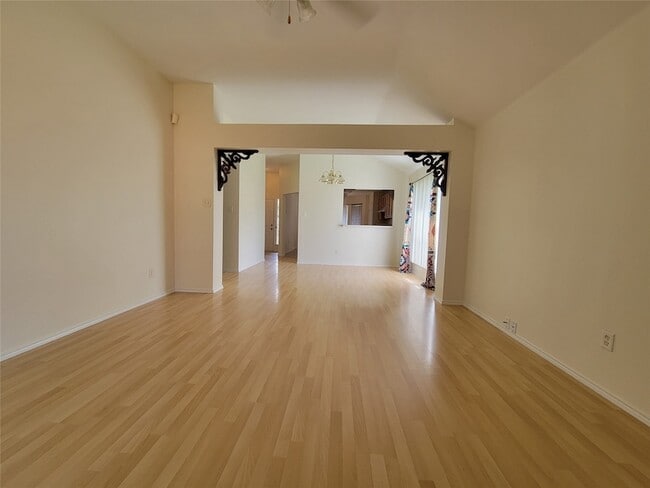 Building Photo - 108 Roosevelt Ct