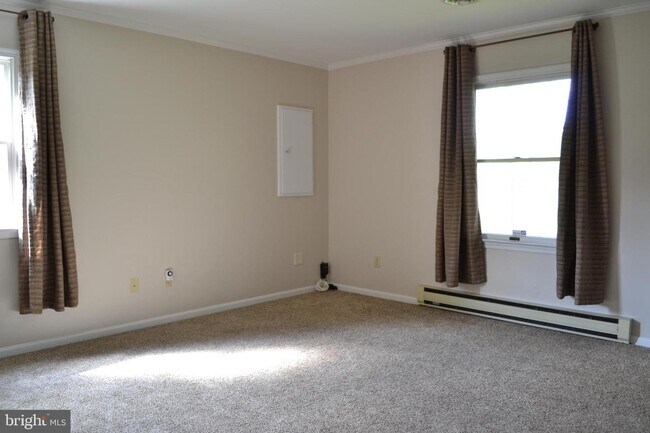 Building Photo - 925 Dyke Branch Rd