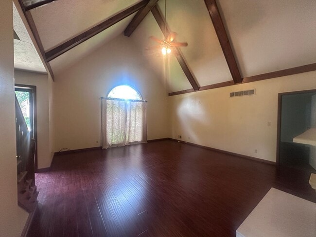 Building Photo - 1002 Juniper Springs Dr