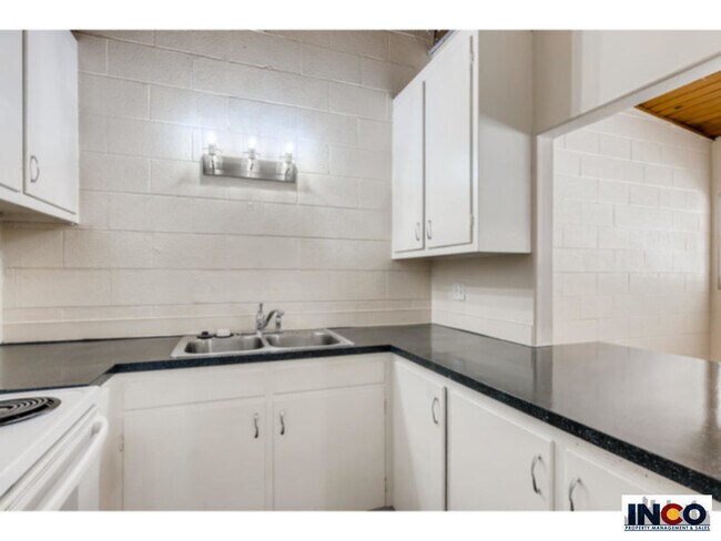 Building Photo - 6075 S Sterne Pkwy