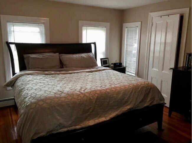 Building Photo - 29 King St