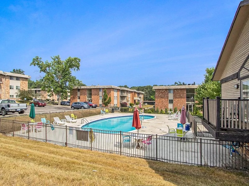 Building Photo - 756 W Kilgore Rd