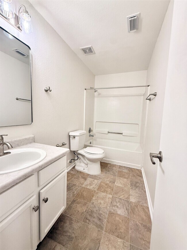 Building Photo - 5718 Highbury Ct