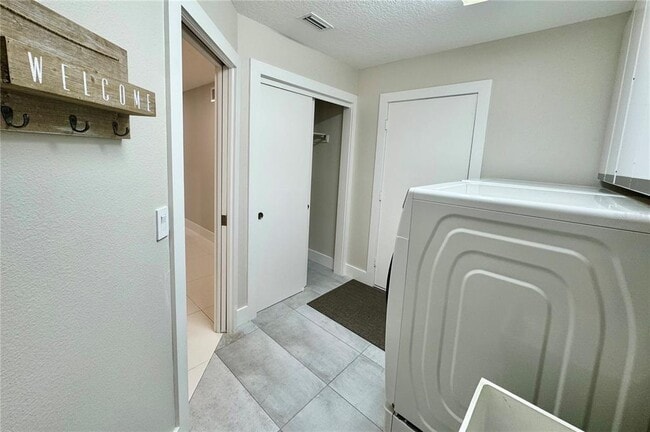 Building Photo - 3705 Torrey Pines Blvd