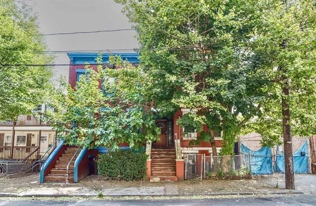 Building Photo - 330 Halladay St