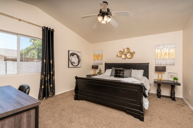 Building Photo - 1762 E Sycamore Rd