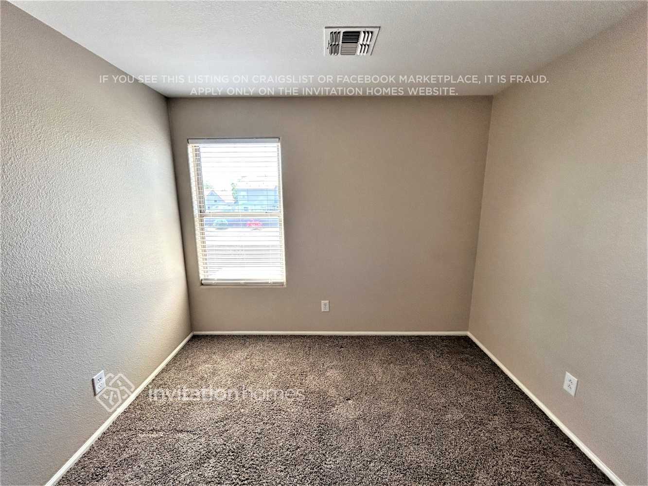 Building Photo - 16585 W Latham St