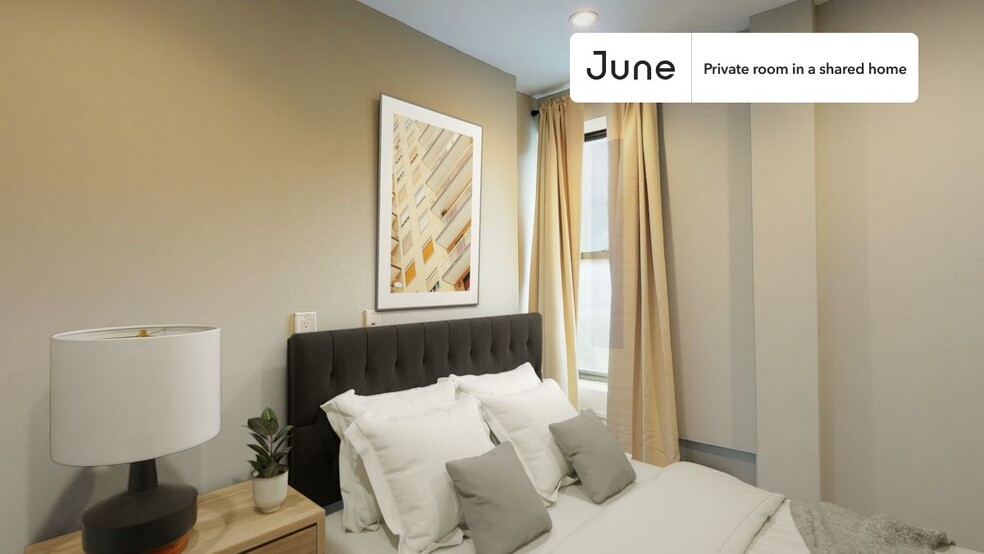 Primary Photo - Private bedroom in 3 bed/2 bath Home