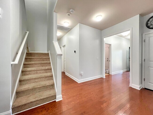 Building Photo - 4809 Pitkin Ave