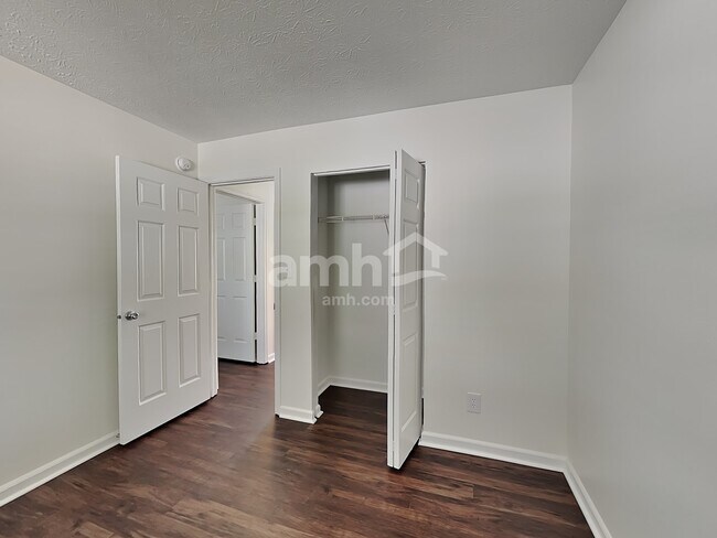 Building Photo - 5223 Waterton Lakes Dr