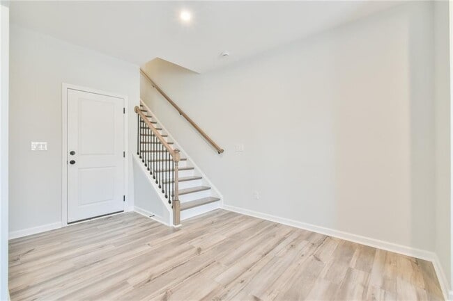 Building Photo - 2350 Whistler Wy NE